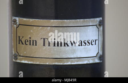 Sign in Germania, dicendo: non bere acqua. Foto Stock