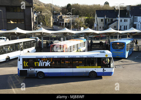 Un Townlink bus navetta in partenza da Pontypridd stazione degli autobus che si trova nel centro della città Foto Stock