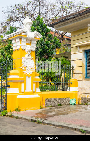 Pilastro di gateway a Ho Chi Minh City supremo tribunale popolare di Ho Chi Minh City Vietnam. Foto Stock