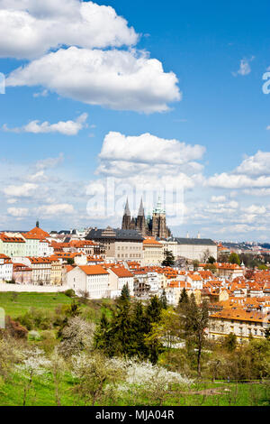 Petrin - Prazský hrad, chram sv. Vita di un quartiere di Mala Strana, Praha (UNESCO), Ceska republika Foto Stock