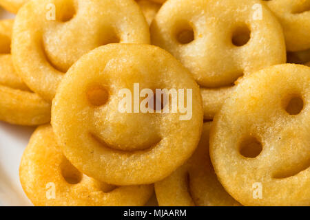 In casa Smiley Face Patate fritte con Ketchup Foto Stock