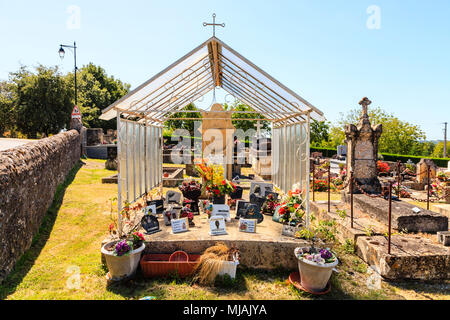 Cimitero rurale in Marquay, Perigord Noir, Francia Foto Stock