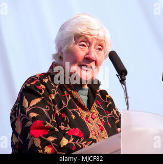 Shirley Williams, il candidato che è stato il lavoro, SDP e poi libdem,parla a Oxford Arts Festival Foto Stock