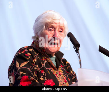 Shirley Williams, il candidato che è stato il lavoro, SDP e poi libdem,parla a Oxford Arts Festival Foto Stock