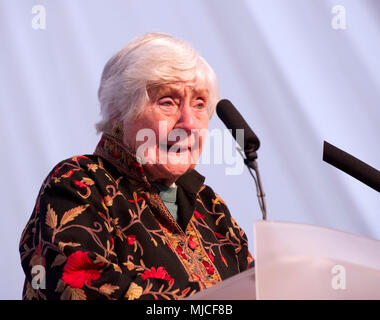 Shirley Williams, il candidato che è stato il lavoro, SDP e poi libdem,parla a Oxford Arts Festival Foto Stock