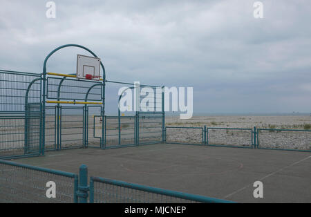 Campo da pallacanestro sulla spiaggia di Le Havre, la città festeggia il suo cinquecentesimo anniversario, Foto Stock