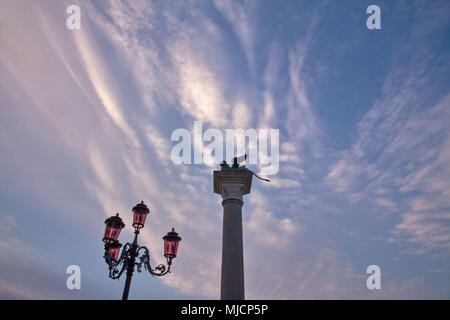 L'Italia, Venezia, Piazza San Marco, statua, Leone di San Marco Foto Stock