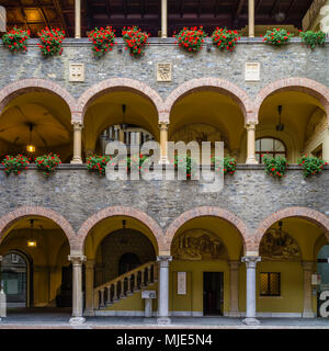 Cortile interno del Palazzo Civico di Bellinzona Foto Stock