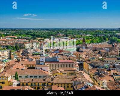 Vista dalla Torre dei Lamberti, Verona, Veneto, Veneto, Italia, Europa Foto Stock