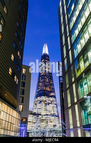 Inghilterra, Londra, Southwark, Londra London Bridge Città, più Londra Riverside Ufficio complesso e la Shard Foto Stock