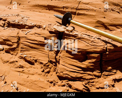 Lithification di dune di sabbia è il processo di tornitura di sabbia non consolidate nella roccia noto come pietra arenaria, comune nel sud-ovest degli Stati Uniti Foto Stock