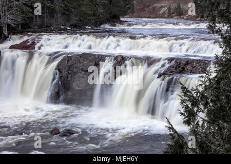 Lepreau Falls, Lepreau, New Brunswick, in pieno flusso come la molla di run-off progredisce. Foto Stock