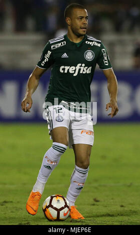 Lima, Perù. 03 Maggio, 2018. Mayke, un giocatore da SE Palmeiras, contro C Alianza Lima, durante un gioco nel quinto round della Copa Libertadores al Alejandro Villanueva Stadium. Credito: Cesar Greco/FotoArena/Alamy Live News Foto Stock