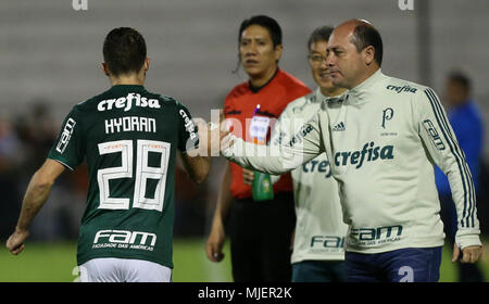 Lima, Perù. 03 Maggio, 2018. SE Palmeiras&# Hyoran pla playelebrates il suo gol contro C Alianza Lima&ama&#3team durinuring me nel quinto round della Copa Libertadoradores ad Alejandro Villanueva Stadium. Credito: Cesar Greco/FotoArena/Alamy Live News Foto Stock