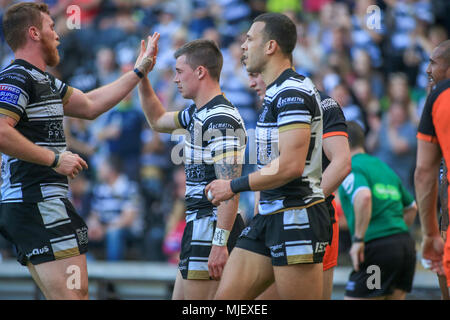 Hull, Regno Unito. 05 maggio 2018, KCOM Stadium, Hull, Inghilterra; Betfred Super League Rugby Round 14 Hull FC v Castleford Tigers ; Jamie Shaul di Hull FC celebrando la sua prova a credito: News immagini /Alamy Live News Foto Stock