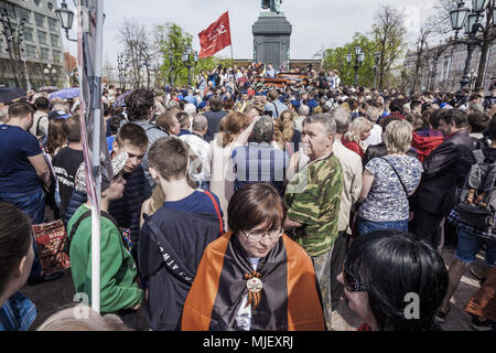 Mosca Mosca, Russia. Il 5 maggio, 2018. Dimostrazione di Putin ha sostenitori in piazza Puskin di Mosca. Credito: Celestino Arce/ZUMA filo/Alamy Live News Foto Stock