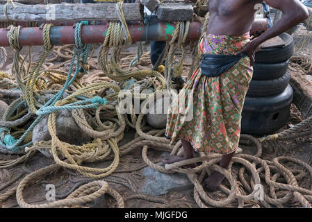 Il Kerala il più prospere e stato in India,con tè,e spezie ma la pesca cinese con reti da pesca sulle sponde di Cochin Foto Stock