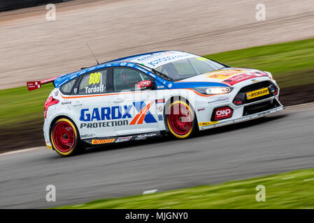 Domenica 29 aprile 2018, Sam Tordoff Ford Focus RS Dunlop MSA British Touring Car Championship BTCC a Donington Park circuito, Derbyshire, England, Regno Unito Foto Stock