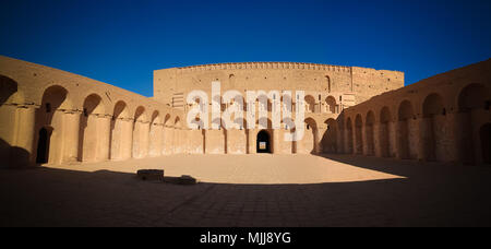 Vista interna della fortezza Al-Ukhaidir vicino a Karbala, Iraq Foto Stock