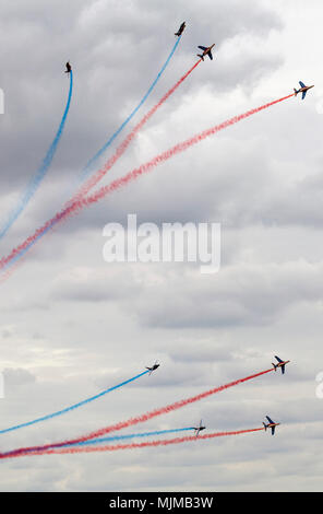 Display dal Patrouille de France a Biggin Hill Airshow di Foto Stock