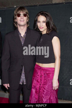 05 Dec 2000, Paradiso, Las Vegas, Nevada, Stati Uniti d'America --- didascalia originale: il 2000 Billboard Music Awards si è tenuto presso la MGM di Las Vegas. --- ' Tsuni / Bourquard 'Rob Thomas e Marisol Rob Thomas e Marisol Rob Thomas e Marisol evento nella vita di Hollywood - California, tappeto rosso Evento, verticale, STATI UNITI D'AMERICA, industria cinematografica, celebrità, fotografia, Bestof, arte cultura e intrattenimento, Topix celebrità moda / dal tappeto rosso-1994-2000, una persona, verticale, migliori della vita di Hollywood, evento nella vita di Hollywood - California, moquette rossa e dietro le quinte, USA, industria cinematografica, celebrità fotogr Foto Stock