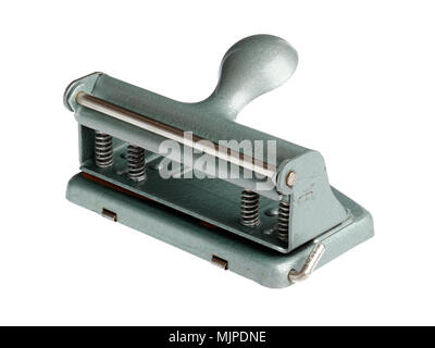 Per la foratura per lo svedese a doppio foro punzonato standard de facto in una versione interamente in metallo isolato su bianco. Foto Stock