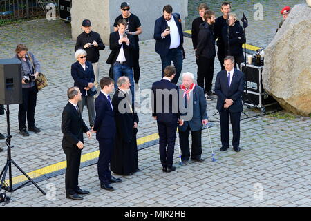 Vienna, Austria. 06. Maggio 2018. Commemorare le vittime del nazionalsocialismo. La foto mostra il cancelliere federale Sebastian Kurz (ÖVP) e il testimone contemporaneo Erich Richard Finsches. Credit: Franz PERC / Alamy Live News Foto Stock