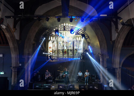 Leeds, Regno Unito, 5 maggio 2018. Nick JD Hodgson dal Kaiser Chiefs eseguire a vivere a Leeds 2018 alla Chiesa Dork stadio 05.05.2018 Credito: Gary Stafford/Alamy Live News Foto Stock