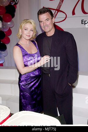 28 set 2000, Los Angeles, California, Stati Uniti d'America --- didascalia originale: il giovane e l'agitato celebra la nastratura del suo 7,000th episodio presso il CBS Studio in Los Angeles. --- ' Tsuni / USA 'Melody Thomas Scott con Eric Braden Melody Thomas Scott con Eric Braden tsuni@Gamma-USA.com richiesta Foto Stock