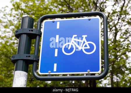 Bicicletta norvegese via cartello stradale. Foto Stock