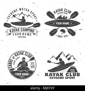 Set di kayak club badge. Illustrazione Vettoriale. Concetto di t-shirt, stampare il timbro o il raccordo a t. Vintage design tipografia con la montagna e silhouette di kayaker. Illustrazione Vettoriale