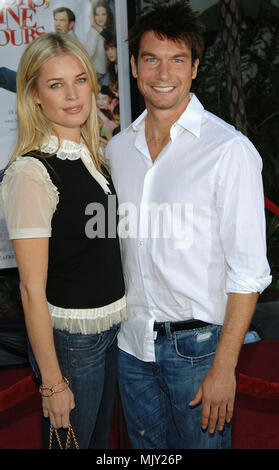 Rebecca Romaijn e Jerry O'Connell arrivando alla vostra, miniera & la nostra Premiere al Arclight Theatre di Los Angeles. Novembre 20, 2005. - 01 OConnellJ RomaijnRebecca.jpg - 01 OConnellJ RomaijnRebecca.JPG01 OConnellJ RomaijnRebecca evento nella vita di Hollywood - California, tappeto rosso Evento, verticale, STATI UNITI D'AMERICA, industria cinematografica, celebrità, fotografia, Bestof, arte cultura e intrattenimento, Topix celebrità moda / dal tappeto rosso-, verticale, migliori della vita di Hollywood, evento nella vita di Hollywood - California, tappeto rosso , STATI UNITI, industria cinematografica, Celebritie Foto Stock