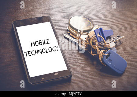 Tecnologia mobile parola scritta sullo smartphone Foto Stock