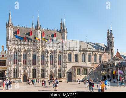 Bruges, Belgio - Mai 5, 2018: corte provinciale nel centro della città vecchia di Bruges Foto Stock