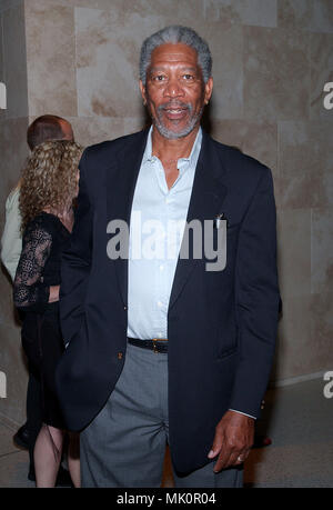 Morgan Freeman arrivando a lo stato del sole premiere al Pacific Design Center di Los Angeles. Giugno 18, 2002. - FreemanMorgan01A.jpgFreemanMorgan01un evento nella vita di Hollywood - California, tappeto rosso Evento, verticale, STATI UNITI D'AMERICA, industria cinematografica, celebrità, fotografia, Bestof, arte cultura e intrattenimento, Topix celebrità moda / dal tappeto rosso-, una persona, verticale, migliori della vita di Hollywood, evento nella vita di Hollywood - California, moquette rossa e dietro le quinte, USA, industria cinematografica, celebrità, movie celebrità, personaggi televisivi, musica celebrità, fotografia, Bestof, Foto Stock