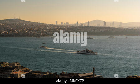 Vista panoramica del lato Asiatico di Istanbul e il Bosforo Foto Stock