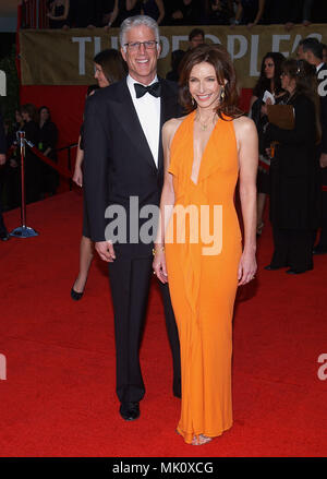 Ted Dansen e moglie Mary Steenburgen al trentesimo gente annuale Choice Awards 2004 a Pasadena Auditorium di Los Angeles. Il 11 gennaio 2004. - DansenTed SteenburgenM 016.jpg - DansenTed SteenburgenM 016.JPGDansenTed SteenburgenM 016 evento nella vita di Hollywood - California, tappeto rosso Evento, verticale, STATI UNITI D'AMERICA, industria cinematografica, celebrità, fotografia, Bestof, arte cultura e intrattenimento, Topix celebrità moda / dal tappeto rosso-, verticale, migliori della vita di Hollywood, evento nella vita di Hollywood - California, tappeto rosso , STATI UNITI, industria cinematografica, Celebriti Foto Stock