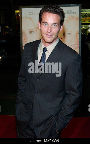 Cole Hauser arrivando al 'White Oleander' premiere al Chinese Theatre di Los Angeles. Ottobre 8, 2002. - HauserCole19.jpgHauserCole19 evento nella vita di Hollywood - California, tappeto rosso Evento, verticale, STATI UNITI D'AMERICA, industria cinematografica, celebrità, fotografia, Bestof, arte cultura e intrattenimento, Topix celebrità moda / dal tappeto rosso-, una persona, verticale, migliori della vita di Hollywood, evento nella vita di Hollywood - California, moquette rossa e dietro le quinte, USA, industria cinematografica, celebrità, movie celebrità, personaggi televisivi, musica celebrità, fotografia, Bestof, Arts Cultur Foto Stock