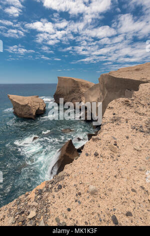 Tajao paesaggio vulcanico, costa nel sud dell'isola di Tenerife, Isole canarie, Spagna. Foto Stock