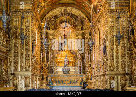 L'interno del XVIII secolo in stile rococò portoghese la chiesa di Sao Francisco da Penitencia (San Francesco di penitenza) intagliato da Francisco Xavier de Brito Foto Stock