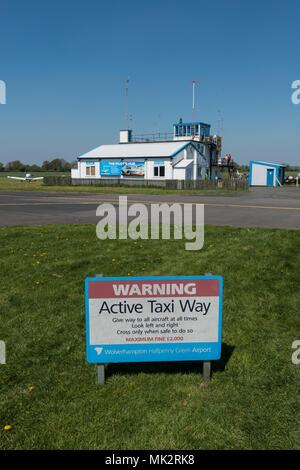 Wolverhampton Halfpenny Green Airport. Staffordshire. Regno Unito Foto Stock