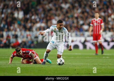 Madrid, Spagna. Il 1 maggio, 2018. Casemiro (reale) Calcio/Calcetto : UEFA Champions League semifinali seconda gamba match tra il Real Madrid CF 2-2 FC Bayern Munchen al Santiago Bernabeu di Madrid in Spagna . Credito: Mutsu Kawamori/AFLO/Alamy Live News Foto Stock