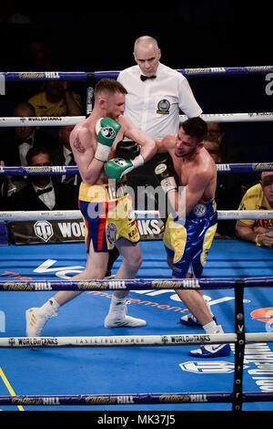 Londra, Regno Unito. Il 5 maggio, 2018. Martin J Ward vs James Tennyson incontro di boxe presso l'arena O2. Credito: Guy Corbishley/Alamy Live News Foto Stock