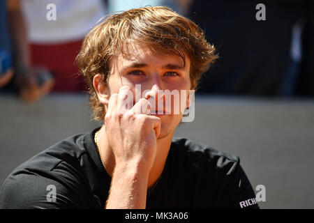 Monaco di Baviera, Deutschland. 06 Maggio, 2018. Alexander ZVEREV (GER), scettici, Gestiik, azione, immagine singola, un unico taglio motif, Ritratto, Ritratto, Ritratto. Finale. Tennis BMW Open 2018 su 06.05.2018 a Monaco di Baviera. | Utilizzo di credito in tutto il mondo: dpa/Alamy Live News Foto Stock