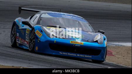 Monterey, CA, Stati Uniti d'America. Il 5 maggio, 2018. A. # 219 Tony Abbott in uscita di curva 2 durante il Ferrari Challenge 458 gara1a WeatherTech Raceway Laguna Seca Monterey, CA Thurman James/CSM/Alamy Live News Foto Stock