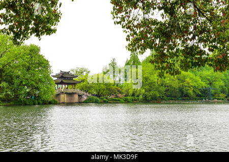 Hangzhou, Hangzhou, Cina. Il 7 maggio, 2018. Hangzhou, Cina-scenario del West Lake Scenic Area di Hangzhou, a est della Cina di Provincia dello Zhejiang. Credito: SIPA Asia/ZUMA filo/Alamy Live News Foto Stock