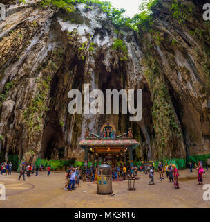 Tempio indù all'interno di Grotte Batu vicino a Kuala Lumpur Foto Stock