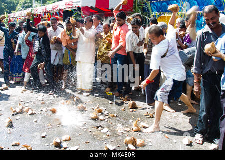 Festival indù---celebrata dalla comunità Tamil sulla luna piena nel gennaio/febbraio---noto come Thaipusam Thaipooyam o. Foto Stock