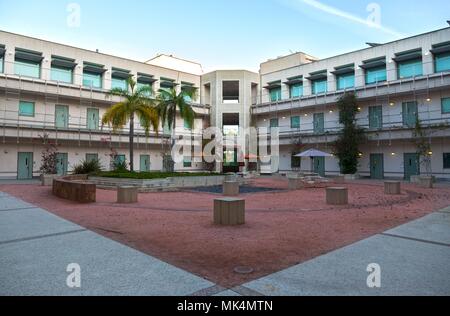 Ingegneria aerospaziale meccanica Earl Warren Undergraduate College Courtyard Building. Università della California San Diego UCSD Campus a San Diego Foto Stock