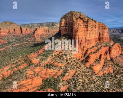 A Sedona in Arizona, ha un bel colore arancione rocce e pilastri nel deserto Foto Stock